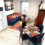 Classy 1- Bedroom Apartment